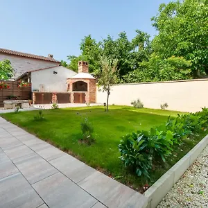 Apartment House Mario Near Rovinj, Kanfanar